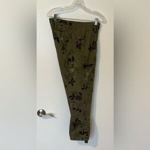 Democracy Olive Floral Cropped Pants